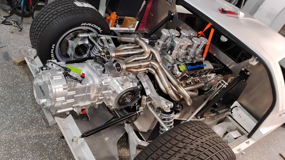 Sequential Mid-Engine Transaxle with Quick Change Rear